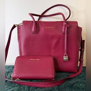 GENTLY USED …… MICHAEL KORS RED-COLORED MEDIUM TOTE w/WALLET